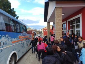 Lee más sobre el artículo Raíces de Hielo representando a El Calafate