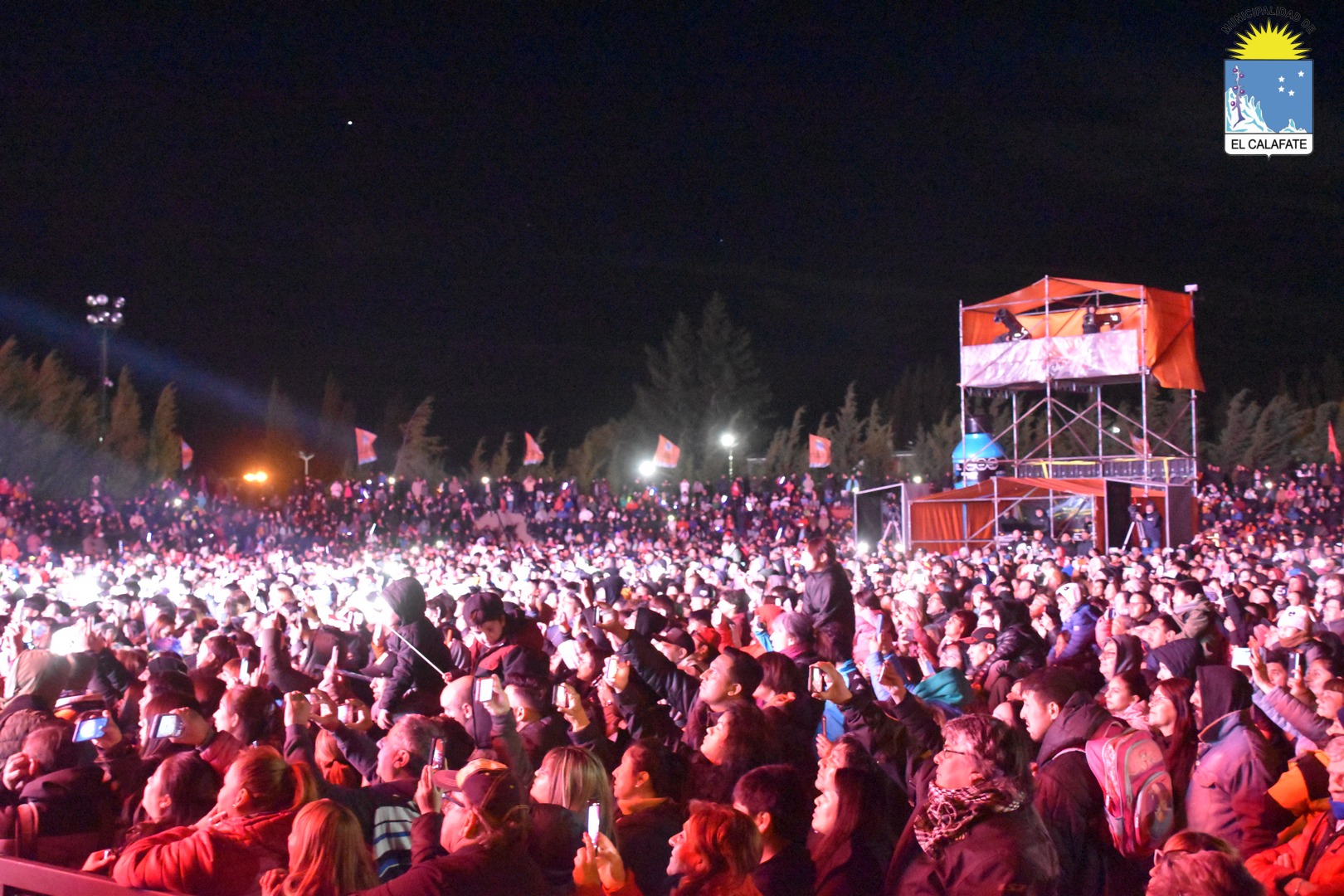 EXITOSA PRIMER NOCHE DE LA FIESTA DEL LAGO | Municipalidad de El Calafate