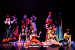 Lee más sobre el artículo Gran convocatoria en la presentación de Moulin Rouge