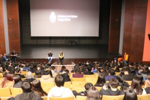 Lee más sobre el artículo Gran convocatoria en la proyección “Glaciares”