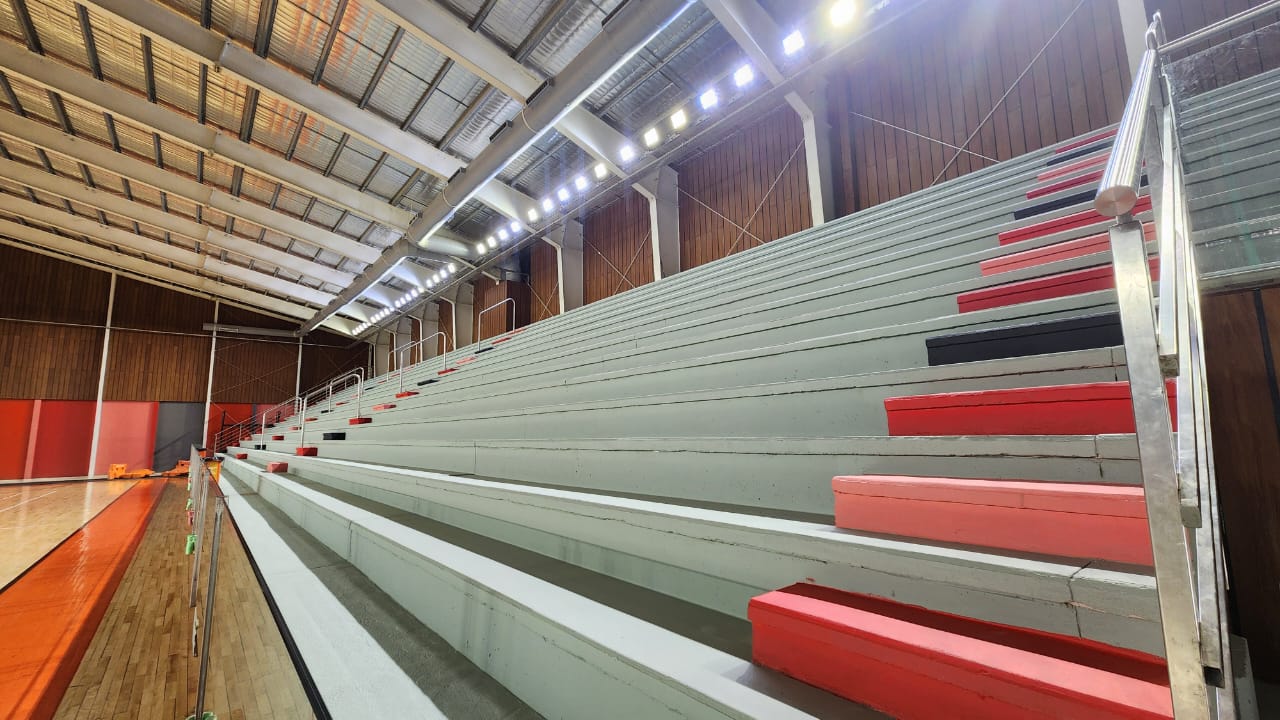 Trabajos de mantenimiento en espacios deportivos