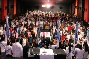 Lee más sobre el artículo Visita del chozno de Belgrano y encuentro con estudiantes