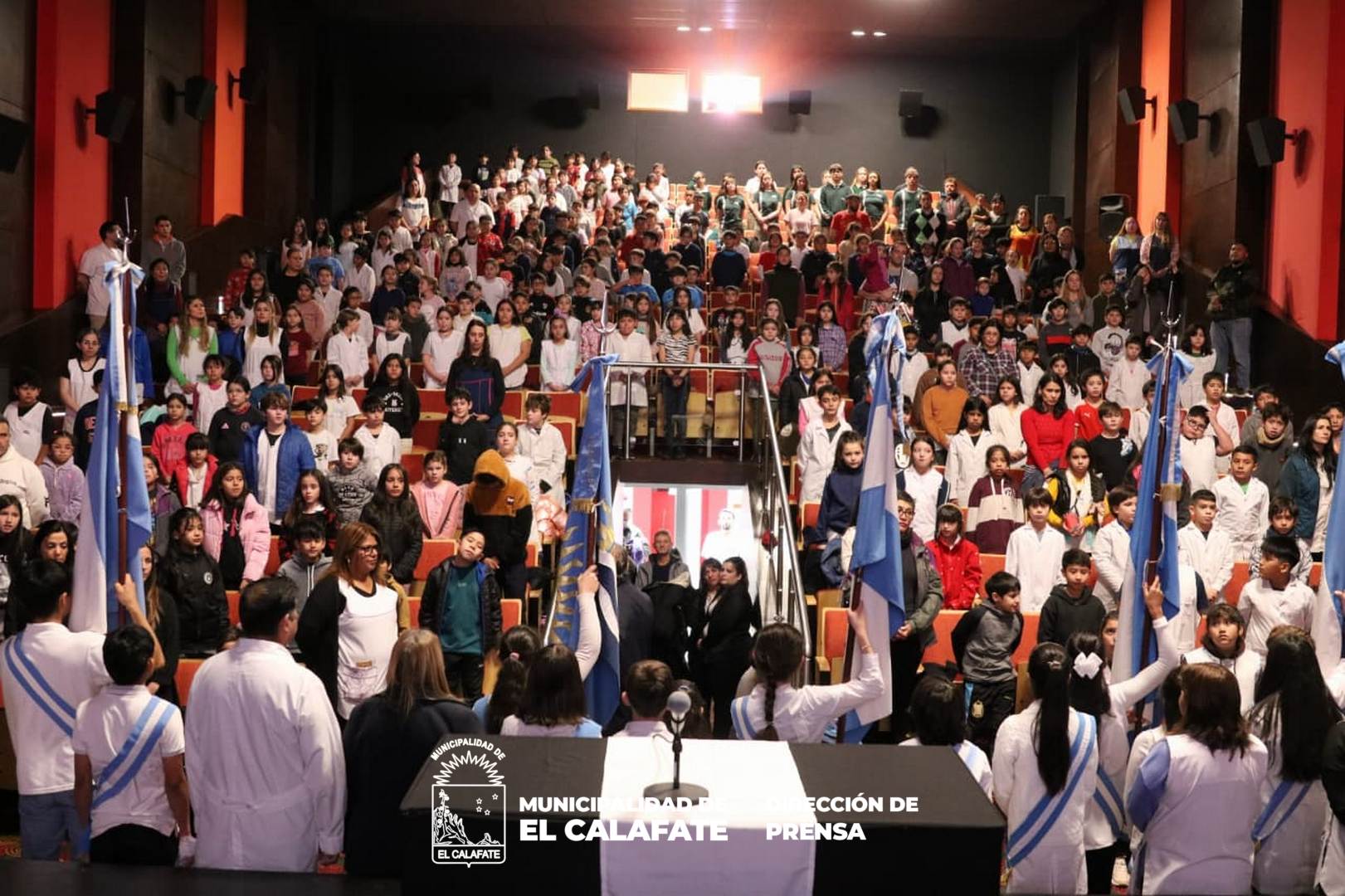 Lee más sobre el artículo Visita del chozno de Belgrano y encuentro con estudiantes