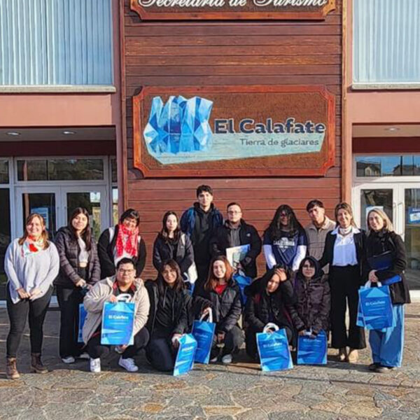 ALUMNOS DEL CES DE AGOSTINI PARTICIPARON DE UNA CHARLA INFORMATIVA EN TURISMO