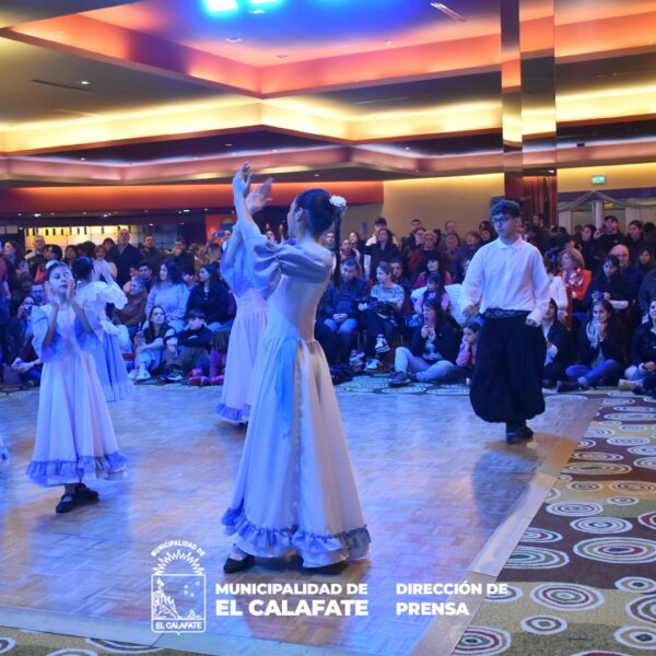 Gran participación en la Velada Patriotica