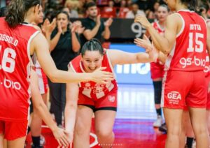 Lee más sobre el artículo Julieta Ibarra, la jugadora santacruceña de la Liga Nacional, brindó un campus de básquet en El Calafate