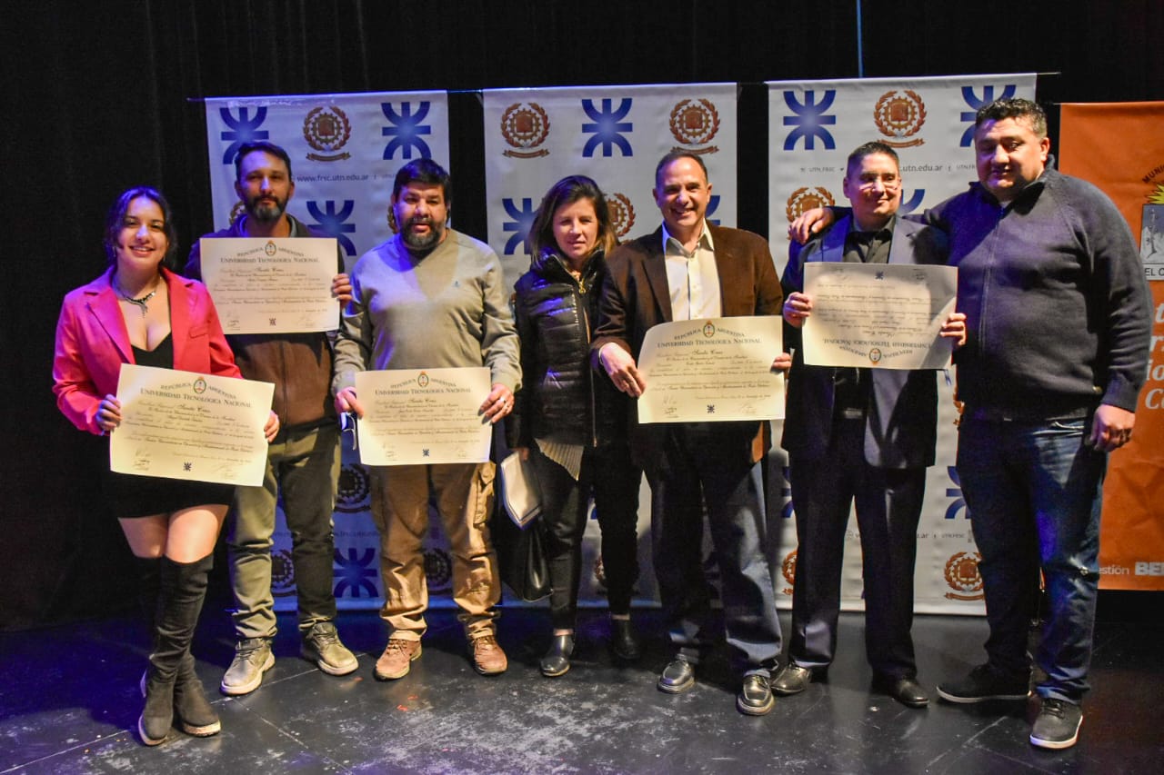 Lee más sobre el artículo Se realizó la primera entrega de diplomas de egresados del CUNEC