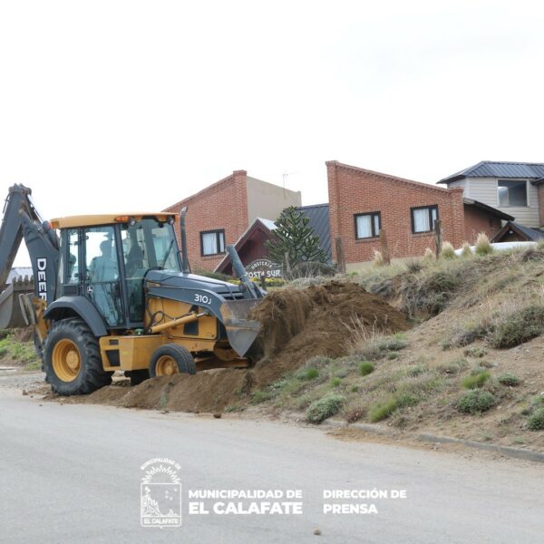 Trabajos de nuevas veredas y mejoras de las Plazas Costanera, Plumas Verdes y Los Pioneros