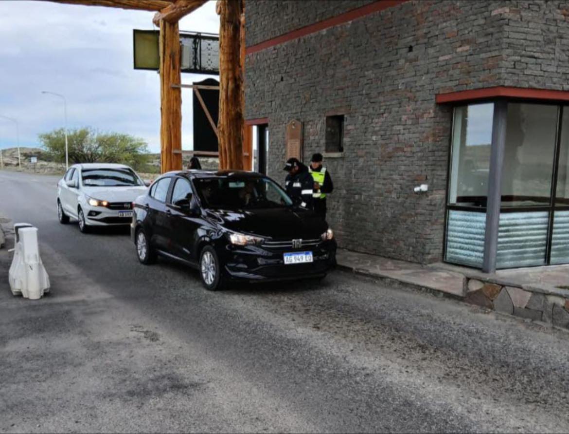 IDENTIFICACIÓN Y SECUESTRO DE VEHÍCULOS NO HABILITADOS PARA TRANSPORTE DE PASAJEROS
