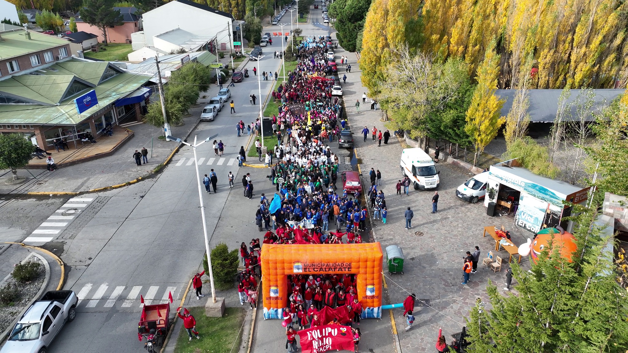Cerca de 1500 personaron acompañaron a los alumnos de UPV 2026
