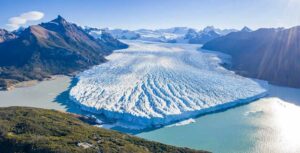 Lee más sobre el artículo Cautelar por los Glaciares: El Ejecutivo, Concejales y Legisladores consiguen suspende la Reforma a la Ley en Santa Cruz