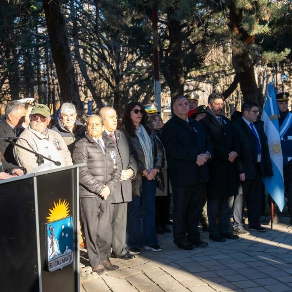 EL CALAFATE CONMEMORÓ UN NUEVO ANIVERSARIO DE LA INDEPENDENCIA DE LA PATRIA